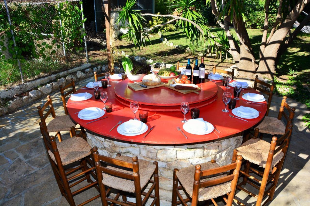 Villa Sitges El Ranch Amaizing Outdoor Areas Beaches at 10 minutes walk Sitges at 15 min drive AC Pool XXL Calafell Exterior foto